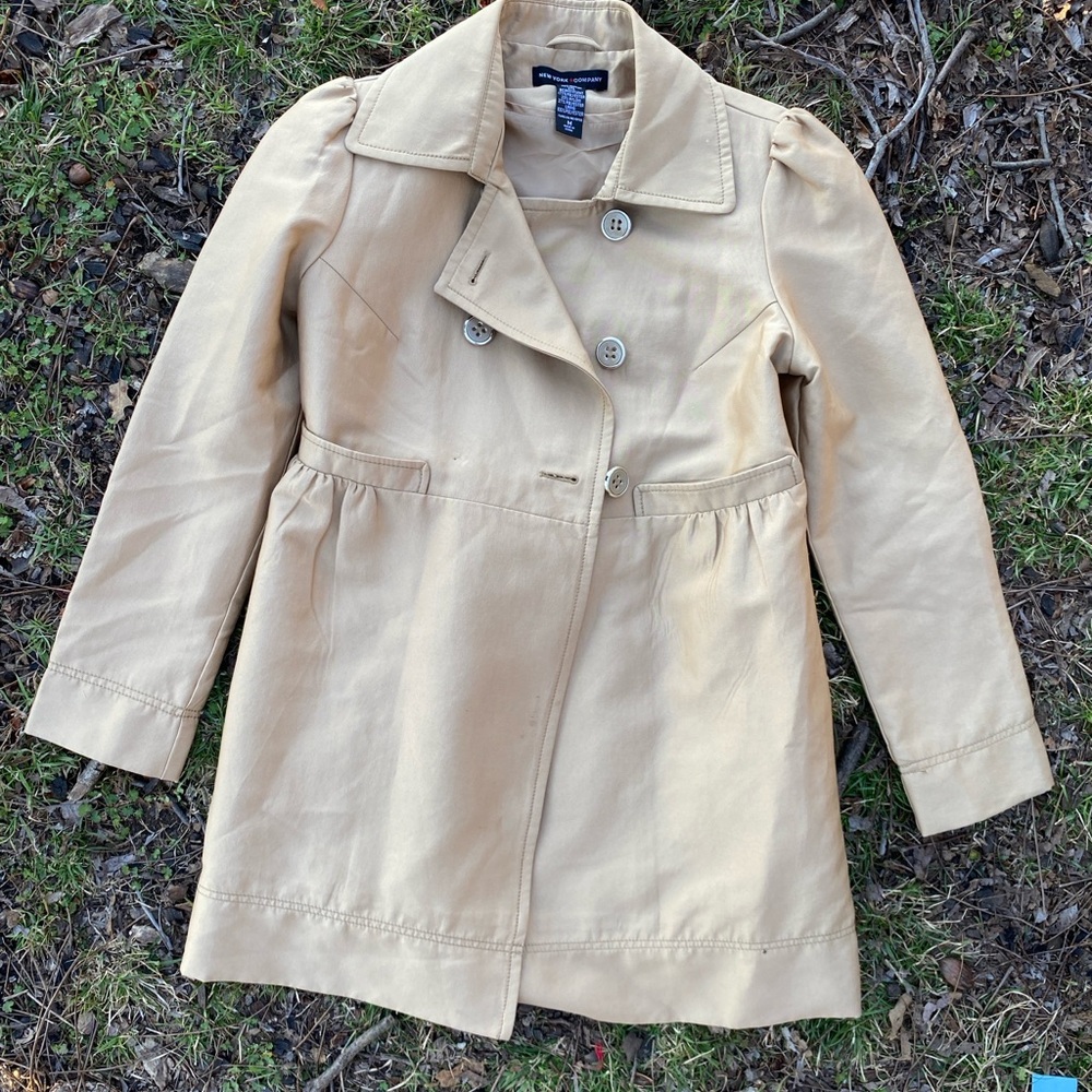 New York And Company Women’s Coat M Khaki 
Double-Breasted Coat